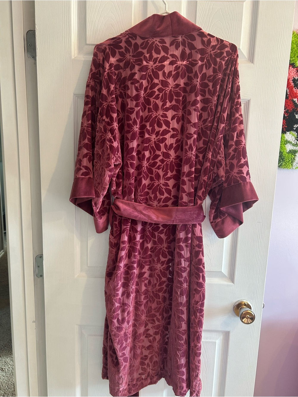 Victoria's Secret Velvet Floral Kimono Robe in Wine - Picture 5 of 5